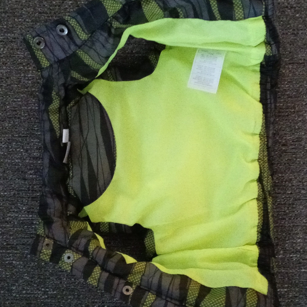 💚Puma💚 - Black/Gray/Green Camouflage Vest - Picture 7 of 13
